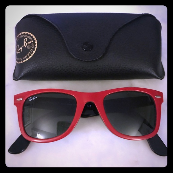 Ray Ban Accessories - Ray Ban Original Wayfarers w/ Case RB2140 955